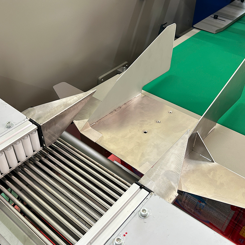 स्वचालित सब्जियां/ताजा फल तकिया बैग पैकिंग मशीनरी