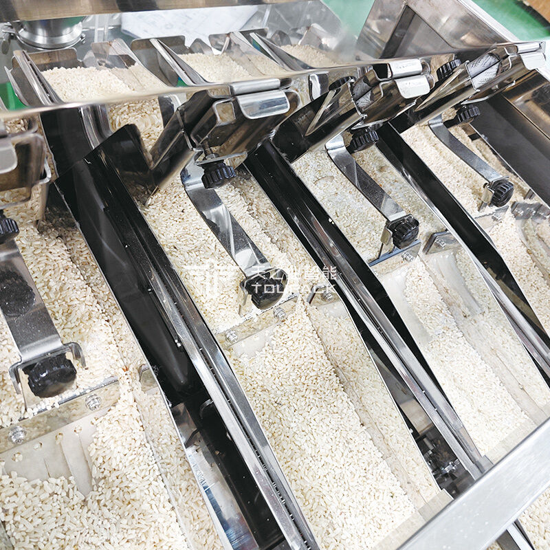 मसाला पाउडर पैकिंग मशीन 100 ग्राम 200 ग्राम 500 ग्राम मिर्च पाउडर पैकेजिंग उपकरण पाउडर भरने और सील करने की मशीन